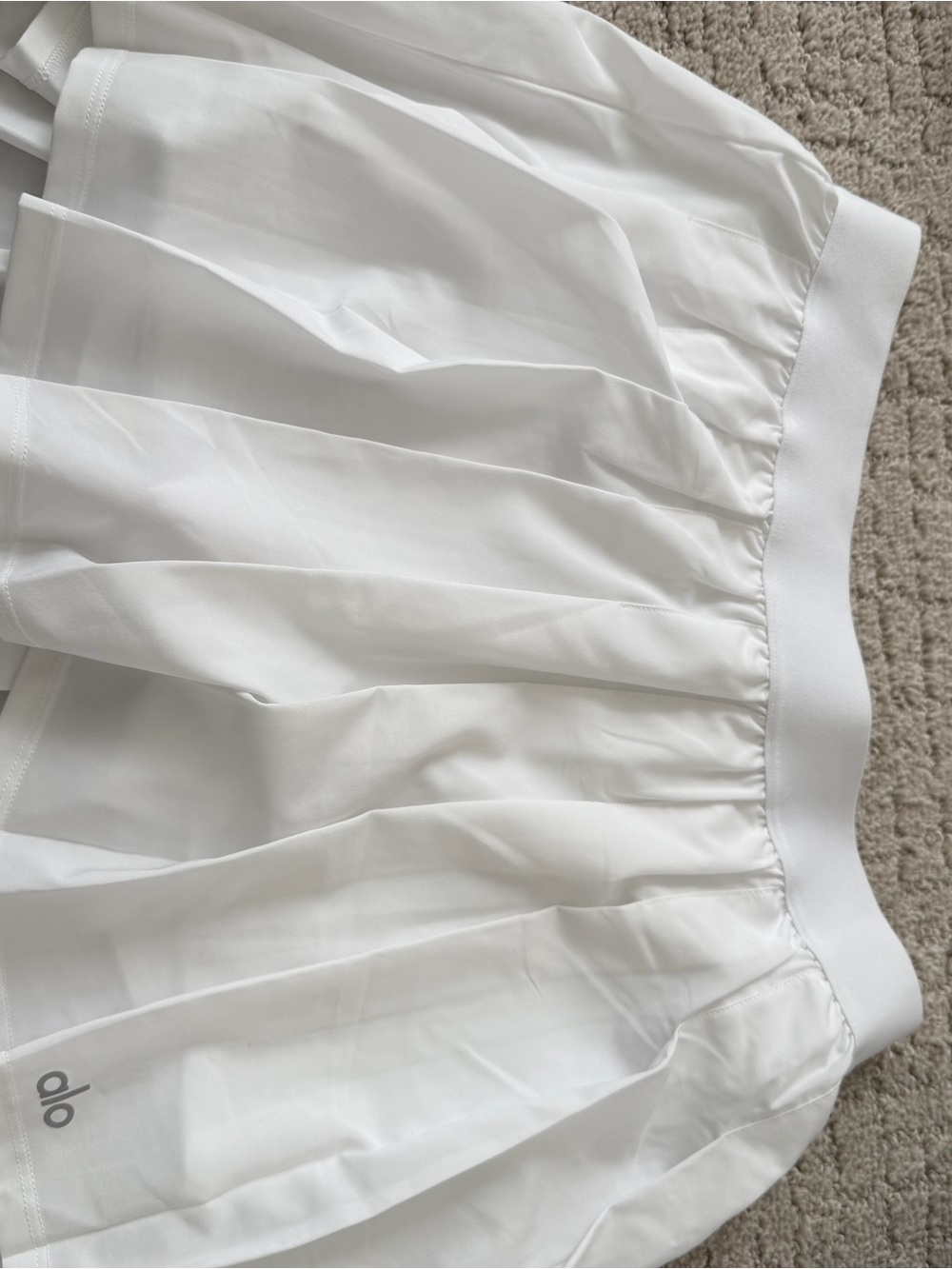 ALO Yoga Women's White Athletic Tennis Skort - Picture 4 of 4